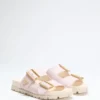 Fasten Raffia Sandals
