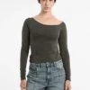 Guess Originals Off-The-Shoulder Tee