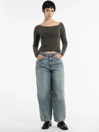 Guess Originals Off-The-Shoulder Tee