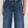 Zoya Wide-Leg Jeans